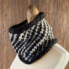 Load image into Gallery viewer, Spiral Up Cowl Knitting Pattern
