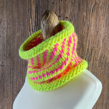Load image into Gallery viewer, Spiral Up Cowl Knitting Pattern
